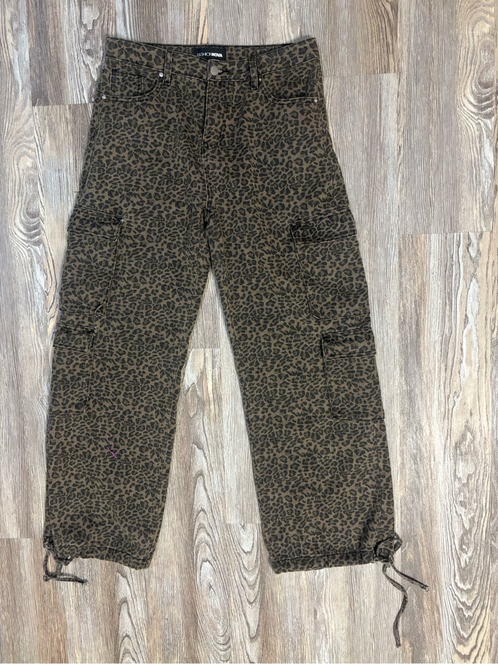 Fashion Nova Leopard Cargo Pants - L